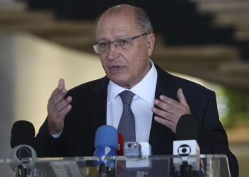 Alckmin diz que reforma tributária tem que ser feita neste ano