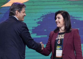 Reforma tributária terá regra de transição de 20 anos