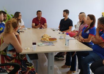 Prefeito de Jaguaré reúne setor lojista da construção civil