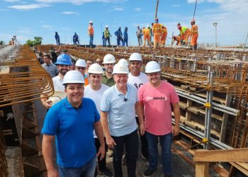 Governo avança obras do viaduto de Carapina e entrega novos ônibus do Transcol