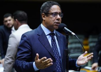 Relator apresenta novo parecer ao Projeto de Regulação da Internet; texto pode ser votado nesta terça