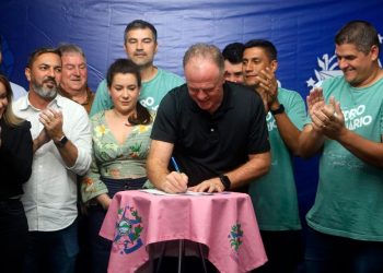 Governador entrega obras e anuncia novas ações em Conceição da Barra