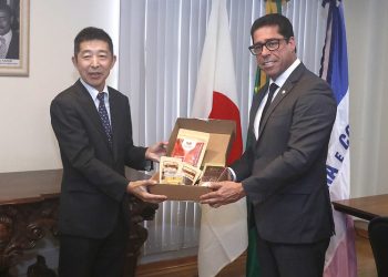 ALES recebe visita do cônsul-geral do Japão