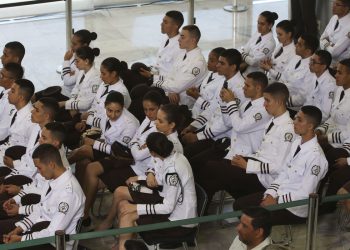 Governo federal vai encerrar programa de escolas cívico-militares