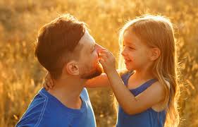 Especialista afirma que a figura do pai deve ser provedor de afeto; entenda