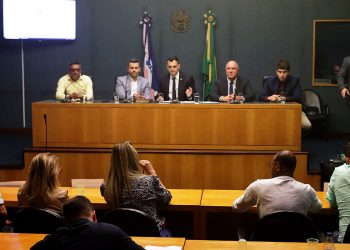 ALES: Manutenção de escolas cívico-militares em debate