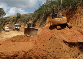 Deputados protocolam PEC que permite derrubada de decisões do STF