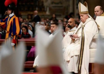O Papa: Natal, inaudita ternura de Deus que salva o mundo encarnando-se