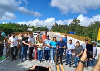 Inaugurada ponte sobre Córrego Velha Antônia em Conceição da Barra