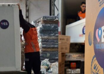 Governo do Estado entrega eletrodomésticos e móveis para famílias no sul do Estado