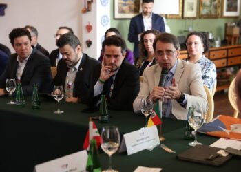 Cenipa está com caixas-pretas da aeronave que caiu no interior de SP