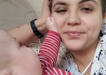 Grávida e com câncer de mama, mãe diz que lutou pela própria vida enquanto trazia uma nova vida ao mundo