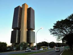 BC acelera alta dos juros e eleva Selic a 12,25% em última reunião de 2024