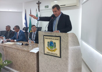 Vereadores assumem mandato na Câmara Municipal