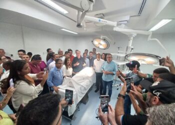 Governo do Estado inaugura novo centro cirúrgico do Hospital Roberto Silvares
