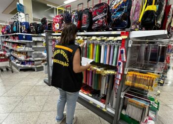 Pesquisa de preços de materiais escolares realizada pelo Procon-ES aponta diferença superior a 400% entre lojas