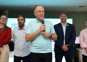 Governador anuncia ampliação de vagas e novos destinos no Programa de Intercâmbio Estudantil