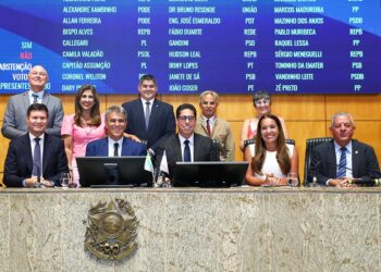 Em votação unânime, Marcelo Santos é reeleito presidente da Ales