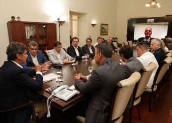 Cesta básica sobe nas capitais e custa ao menos 40% do salário mínimo