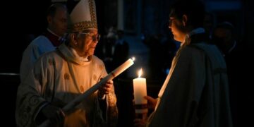 “Deixemos brotar a esperança da Páscoa em nossas vidas e no mundo”, exorta o Papa