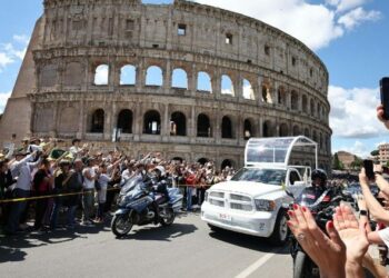 Corpo de papa Francisco é sepultado na Basílica de Santa Maria Maior