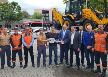 Corpo de Bombeiros e Polícia Científica recebem novas viaturas