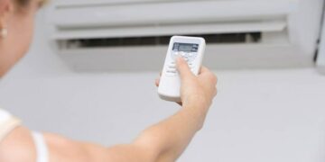 Conta de luz mais cara em agosto: Procon-ES dá dicas para gastar menos