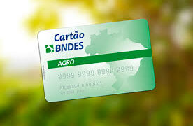 Moraes decreta prisão domiciliar de Bolsonaro por uso do celular