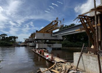 Governo inaugura pavimentação de trecho da ES-010 e avança em grandes obras em Guriri