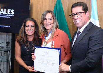 ES-ALES presta homenagem à equipe que pesquisa polilaminina