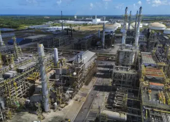 Petrobras reajusta preço do diesel em R$ 0,38 por litro