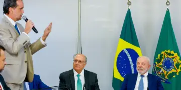 Governo volta atrás e zera “taxa das blusinhas”
