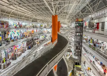 Acordo regulamenta trabalho no comércio em feriados