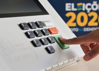 Eleições 2026: confira a ordem dos 6 votos na urna e como usar a colinha eleitoral