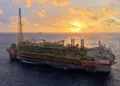 Navio-plataforma da Petrobras atinge produção máxima no pré-sal